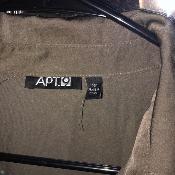 Olive green silk like romper - Picture 4 of 4